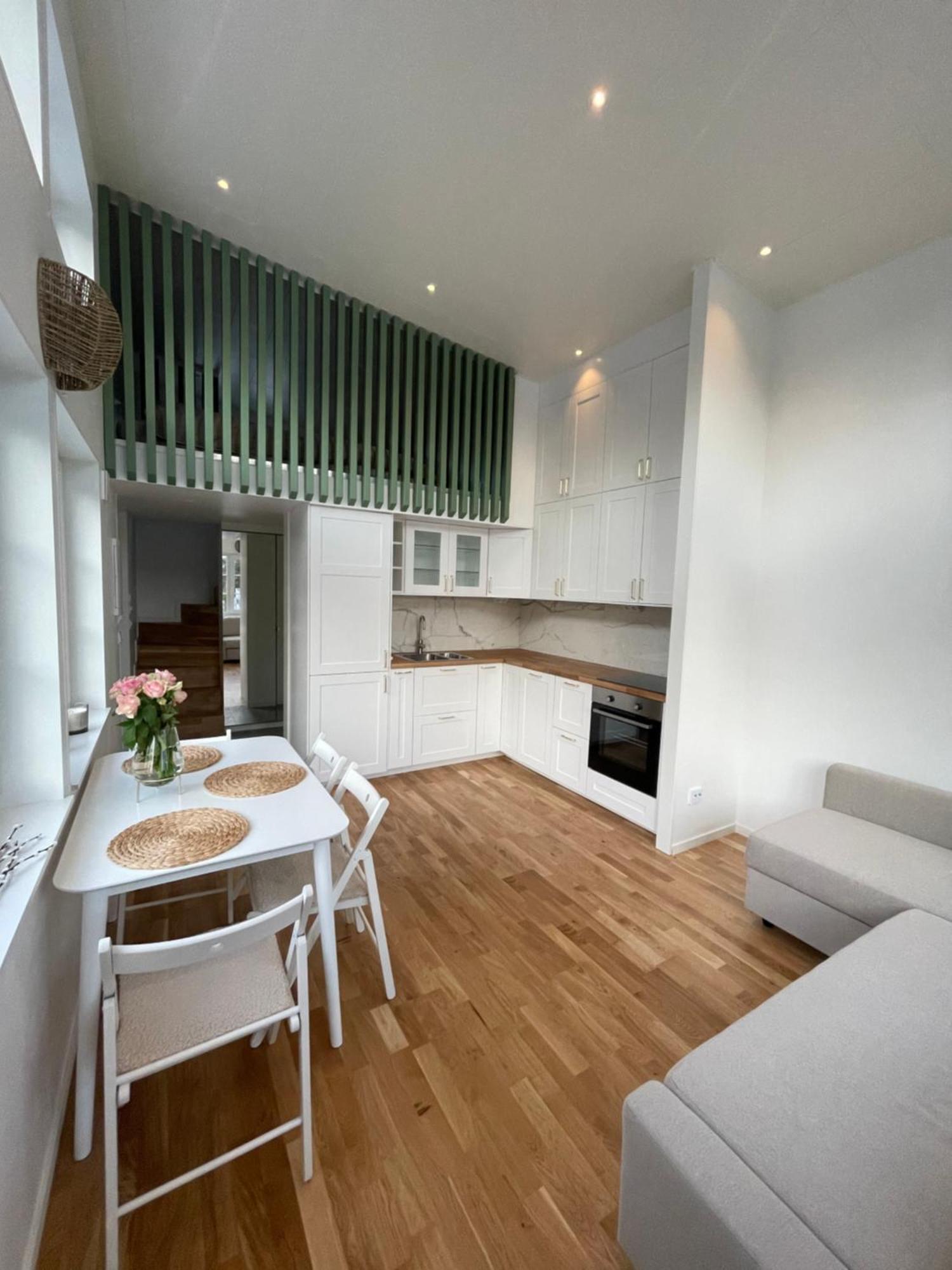 Ett Nytt Fraesch Hus Utanfoer Stockholm Naera Arlanda Villa Rosersberg Exterior foto
