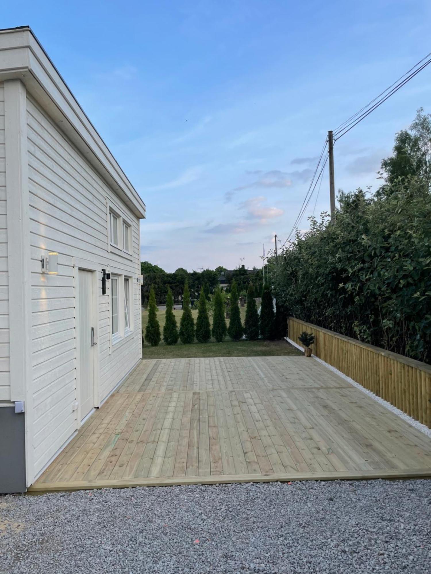 Ett Nytt Fraesch Hus Utanfoer Stockholm Naera Arlanda Villa Rosersberg Exterior foto